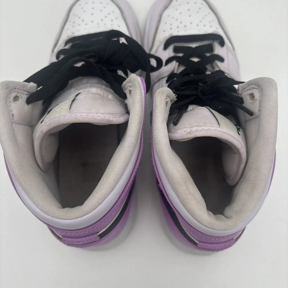 Nike Air Jordan 1 Mid GS White Barely Grape DQ8423-501 Size 5.5 Youth /‎ 7W